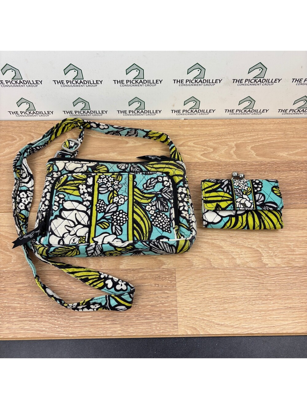Vera Bradley crossbody bag and wallet set Island Blooms